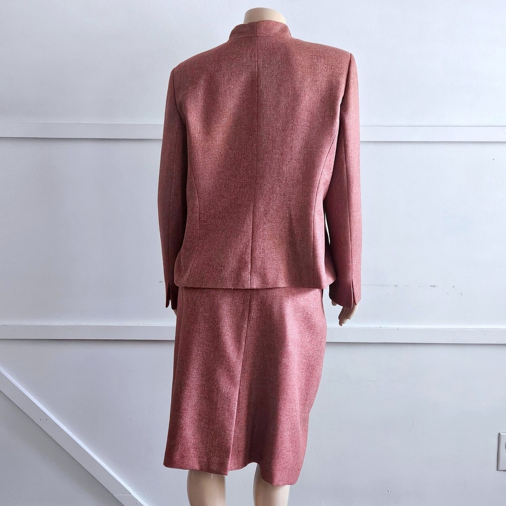 Le Suite Mauve Herringbone Skirt Suit Set with Rosette Brooch 3-Button Blazer - Picture 3 of 8